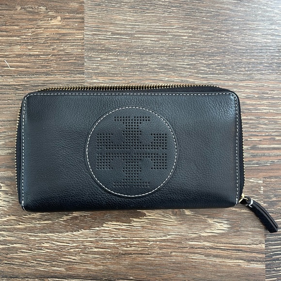 Tory Burch wallet - Picture 1 of 7